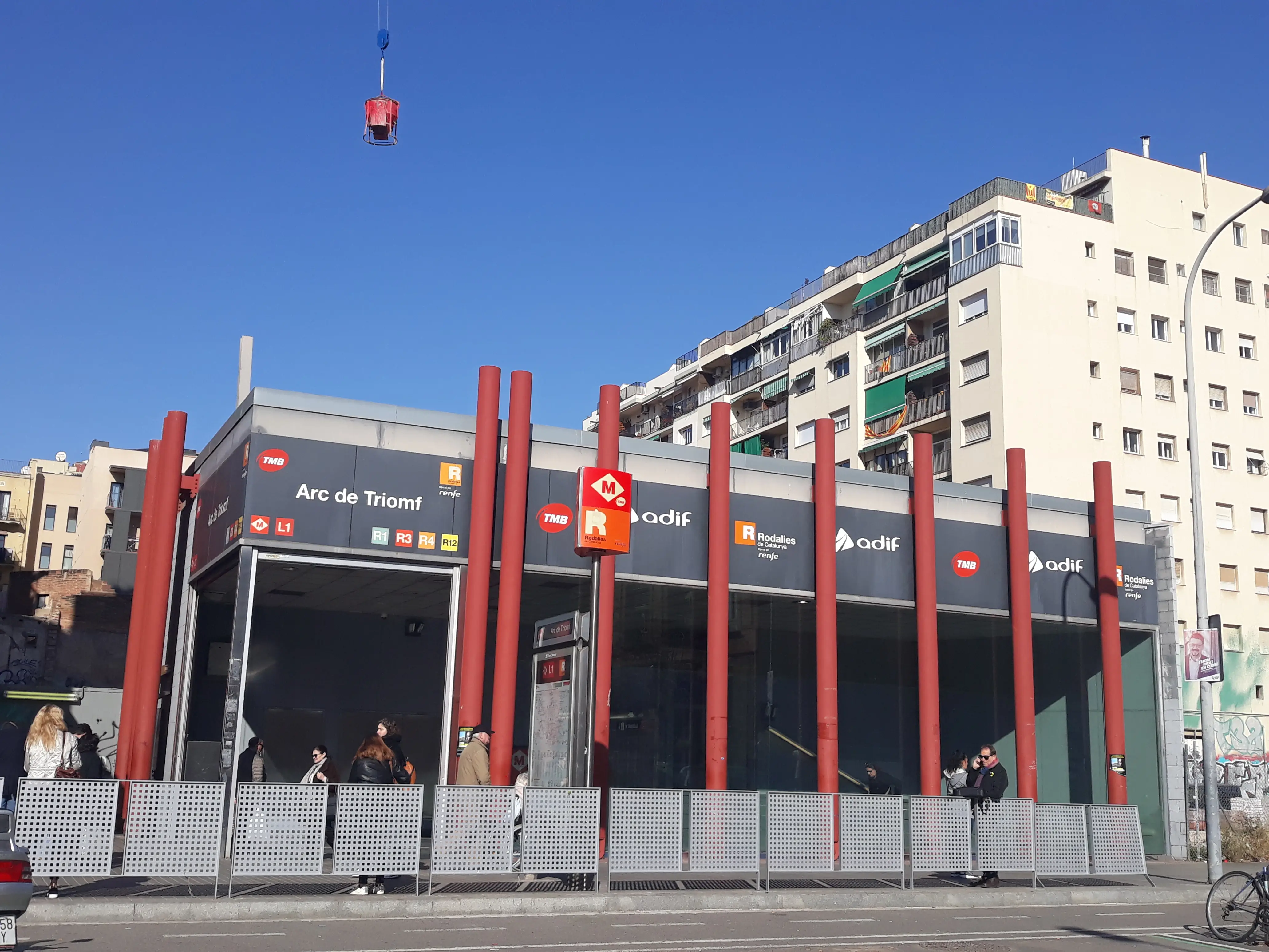 Intercambiador Metro-Renfe en la estación de Arc del Triomf, Barcelona