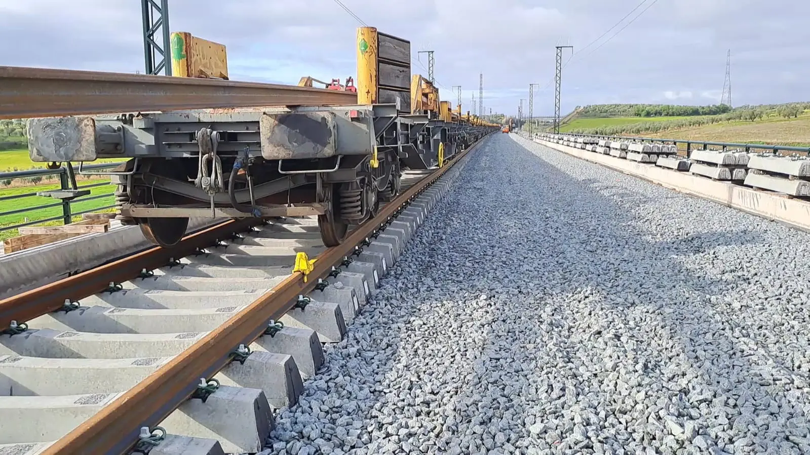 Montaje de Via Línea Alta Velocidad Norte-Noroeste: Tramo Quintana del Puente (Palencia)-Estépar (Burgos)