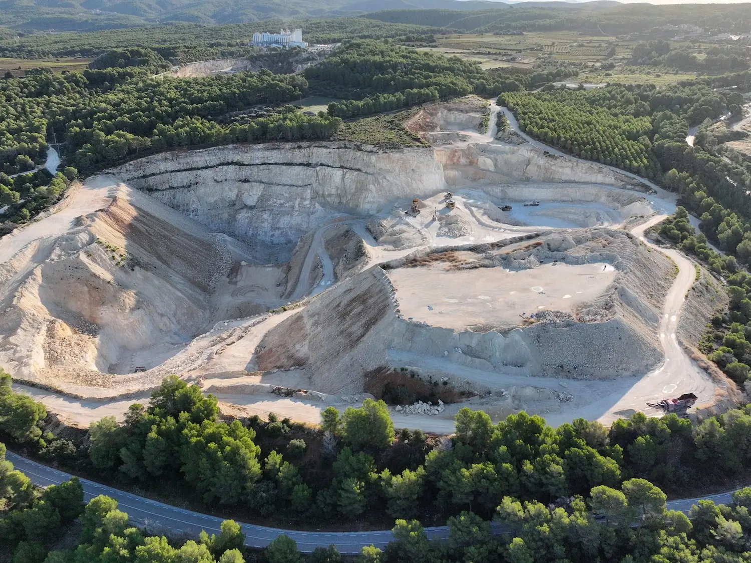 Asesoramiento topográfico de la explotación minera de carbonato de calcio de la empresa S.A. Reverté Productes Minerals en Castellet i la Gornal